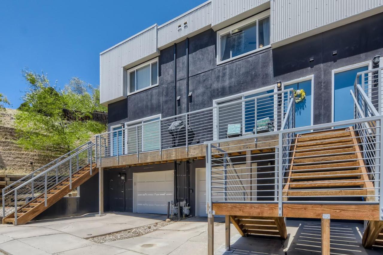 Rare Find Modern Townhome In The Heart Of Old Colorado City Colorado Springs Exterior photo